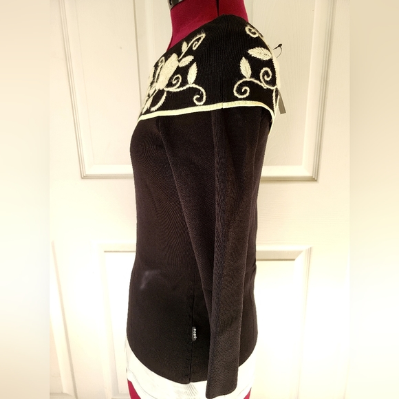 BCBGMAXAZRIA sweater round wide neck embroidered - Picture 2 of 4